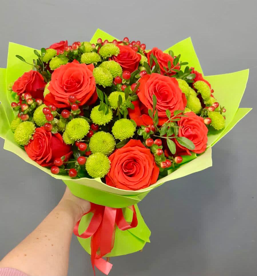 Букет цветов из: Хризантемы и Розы в Солнечногорске-7