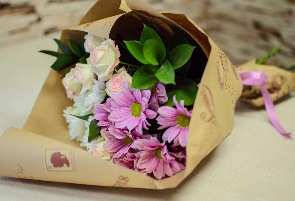 Букет цветов из: Розы и Хризантемы в Солнечногорске-7