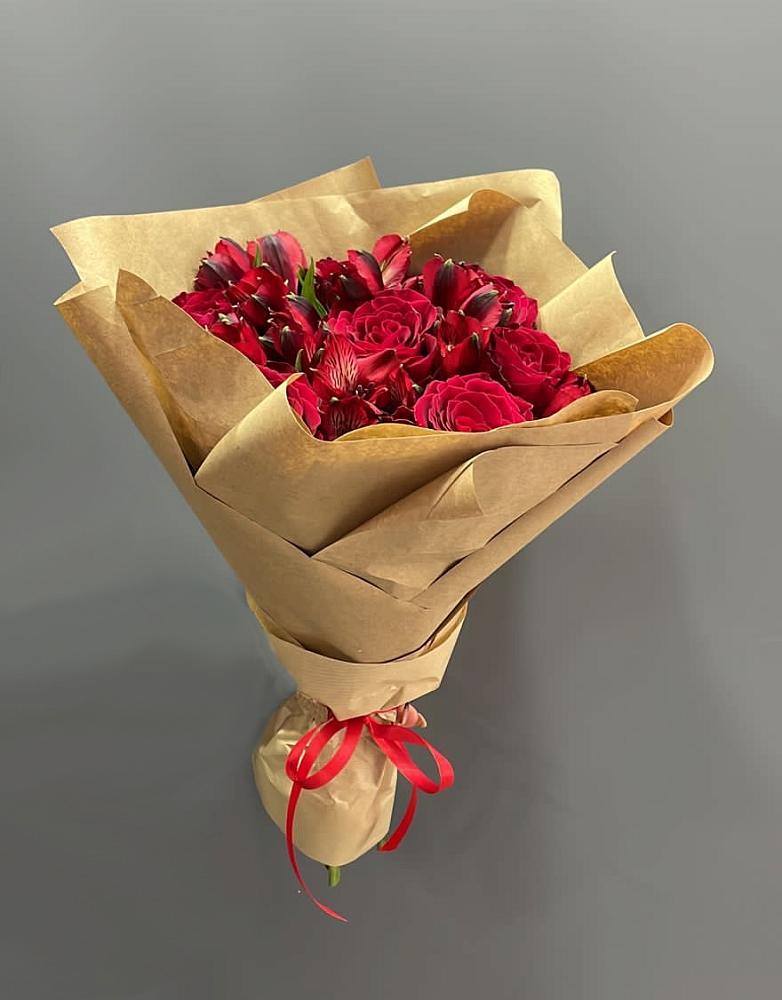 Букет цветов из: Альстромерии и Розы в Солнечногорске-7