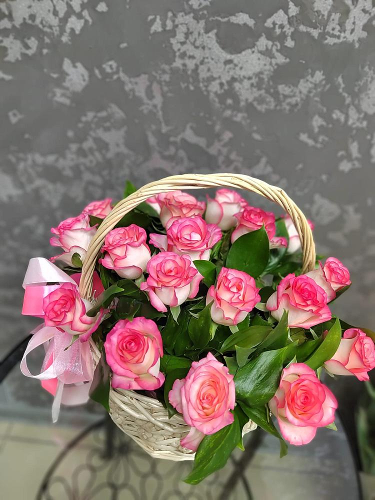 Цветочная композиция из Розы в корзине в Солнечногорске-7