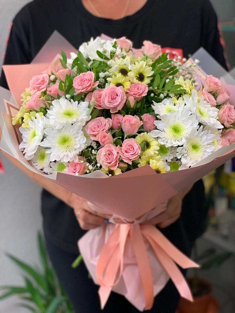 Букет цветов из: Розы и Хризантемы в Солнечногорске-7