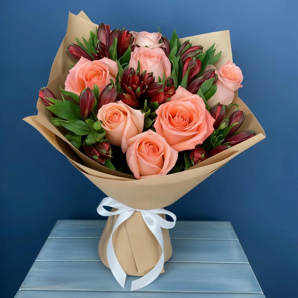 Букет цветов из: Розы и Альстромерии в Солнечногорске-7