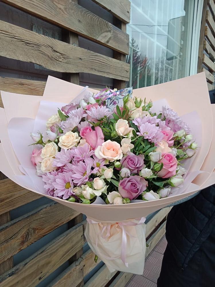 Букет цветов из: Розы и Хризантемы в Солнечногорске-7