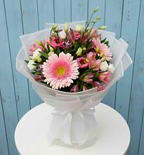 Букет цветов из:  Герберы, Альстромерии и Лизиантусы в Солнечногорске-7