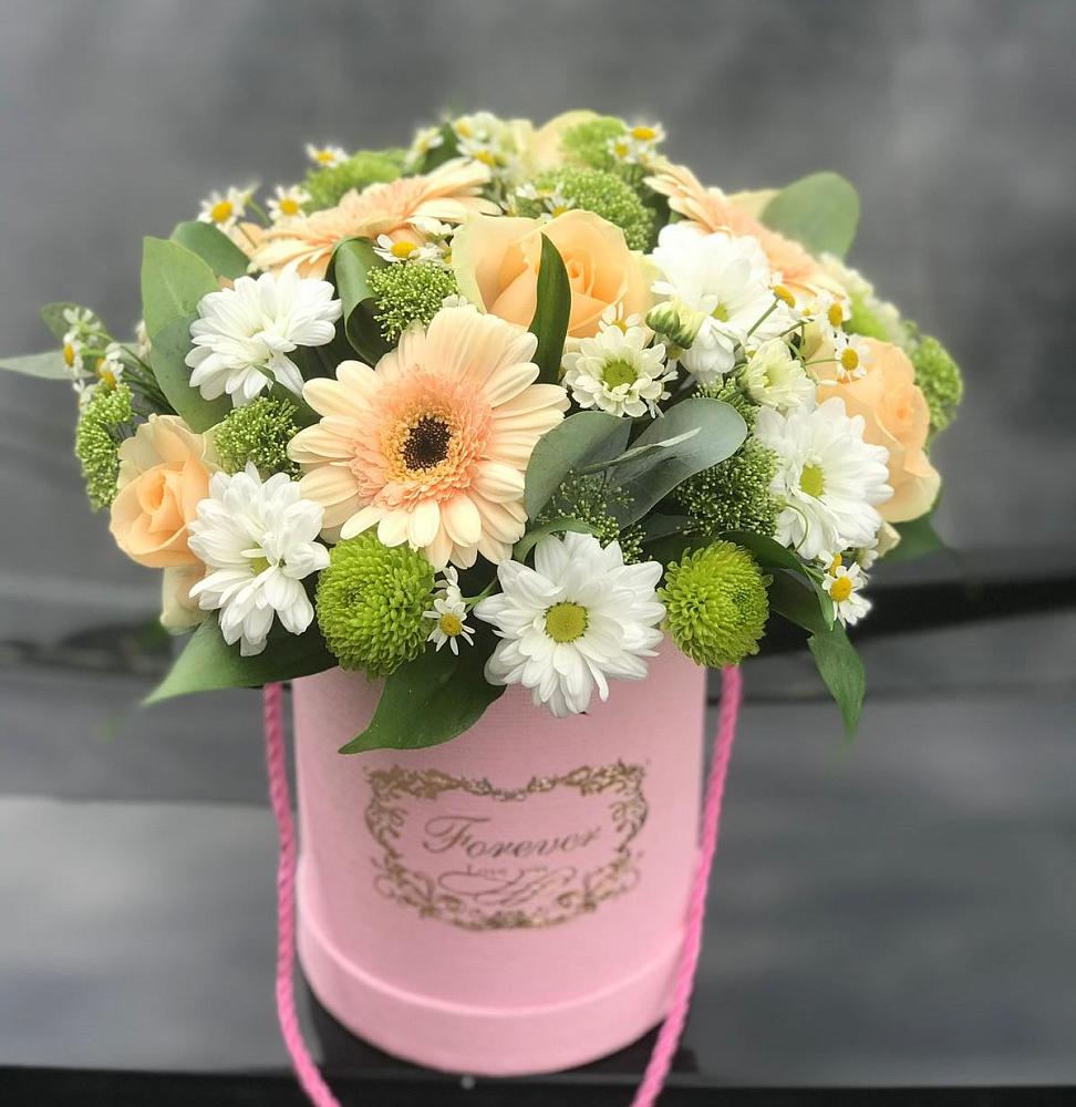 Цветочная композиция из Розы, Герберы и Хризантемы в шляпной коробке в Солнечногорске-7