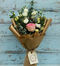 Букет цветов из:  Розы и Лизиантусы в Солнечногорске-7