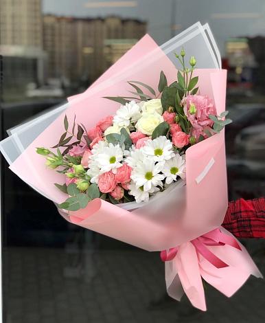Букет цветов из: Розы, Лизиантусы и Хризантемы в Солнечногорске-7
